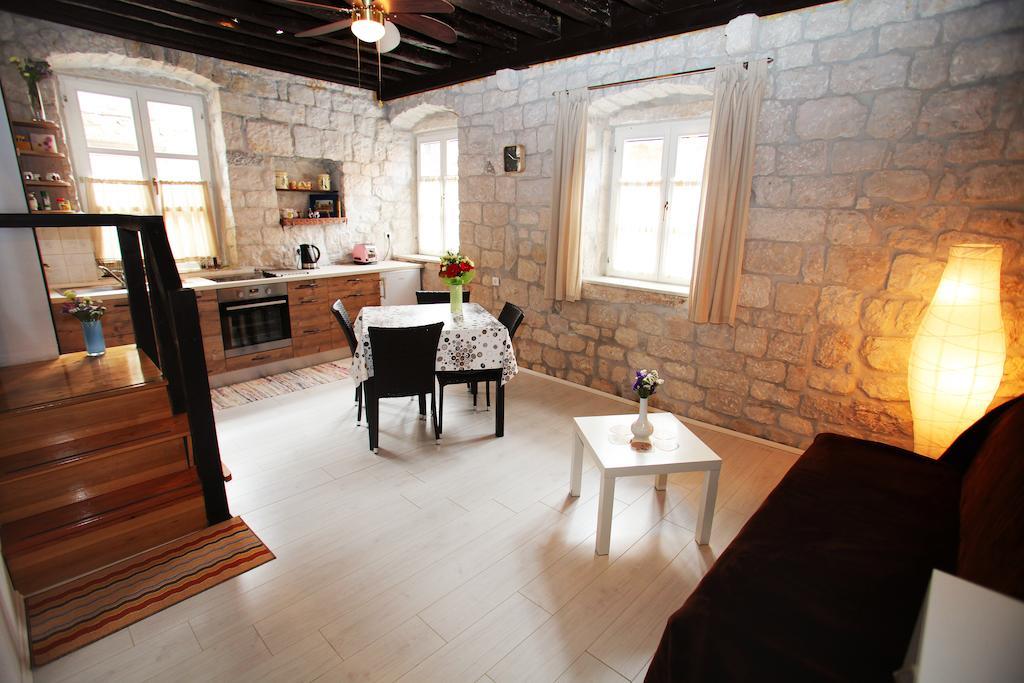 Apartment Tragurium Трогір Екстер'єр фото