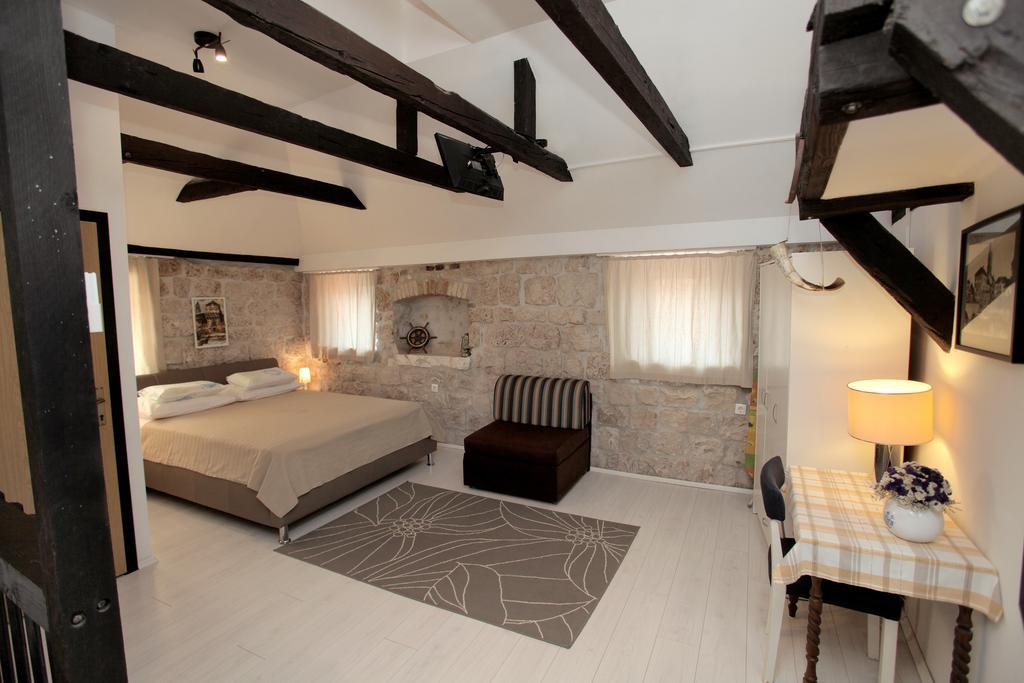 Apartment Tragurium Трогір Екстер'єр фото