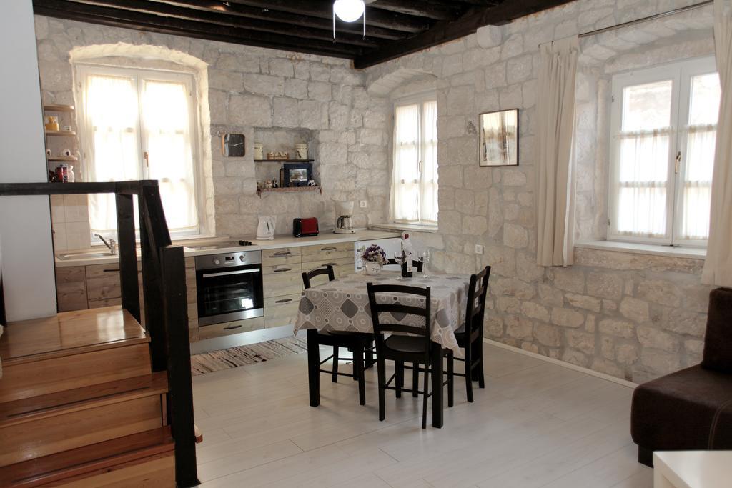 Apartment Tragurium Трогір Екстер'єр фото