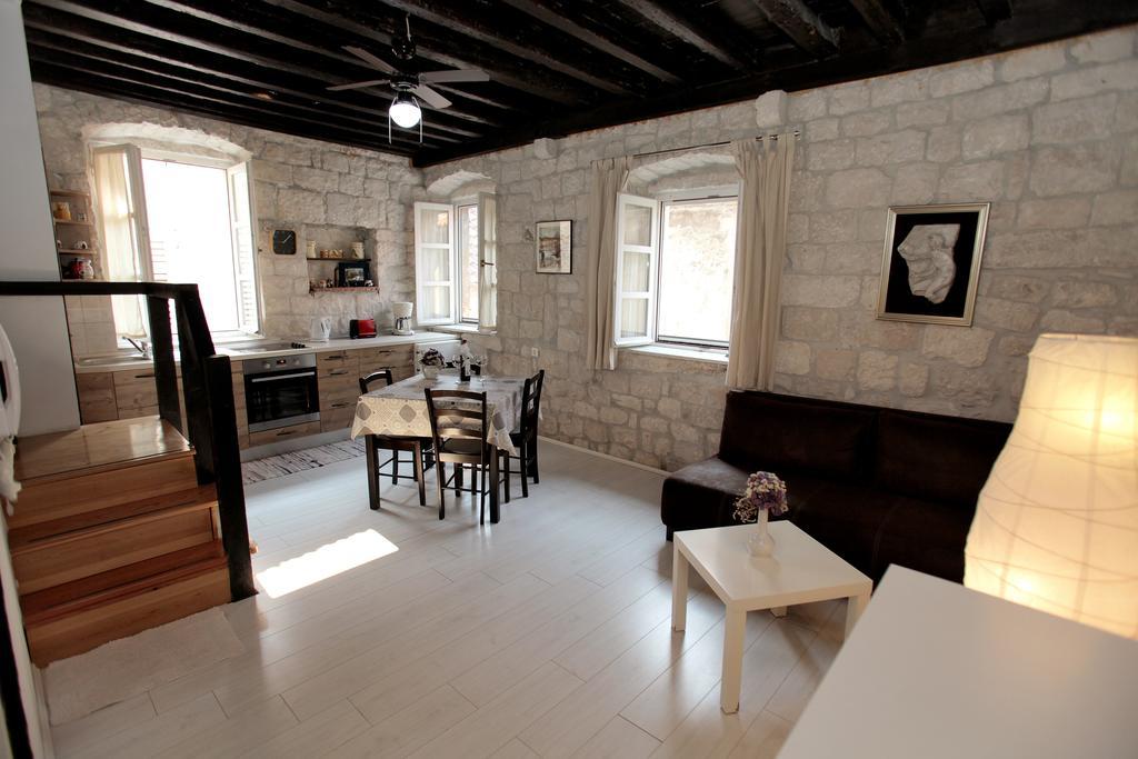 Apartment Tragurium Трогір Екстер'єр фото